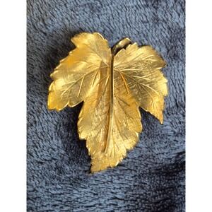 Vintage Wells 14K Gold Filled Leaf Brooch Textured Maple Leaf Pin 14KGF brooch